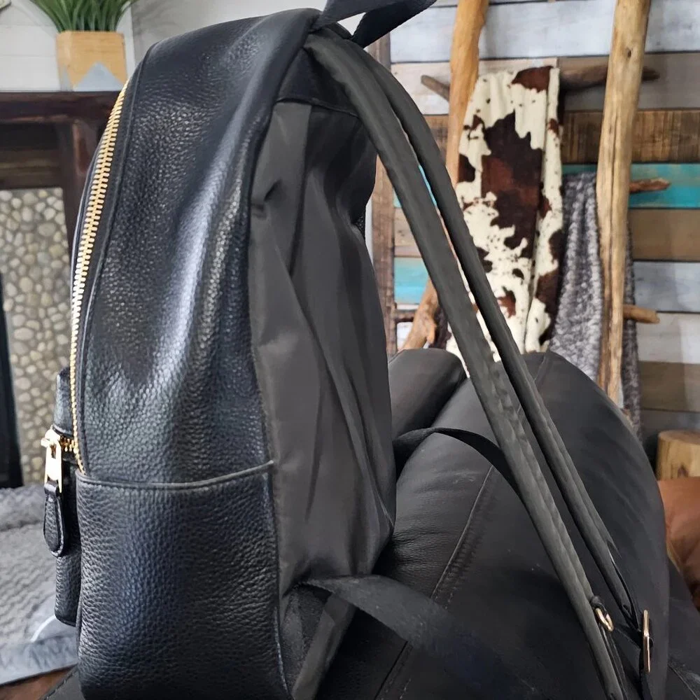New Coach backpack - Medium Charlie - Picture 2 of 5